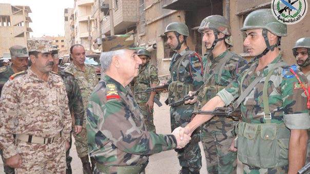 القائد العام للجيش السوري يتفقد وحدات الجيش العاملة في ديرالزور وريفها