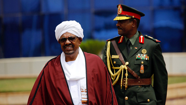 البشير يعلن حالة الطوارئ في ولاية الجزيرة ويحل مجلسها التشريعي

