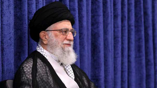 الإمام الخامنئي: الله منّ علينا بزيارة الأربعين التي باتت رمزاً جميلاً لحضور أتباع أهل البيت (ع) ومحبّيهم