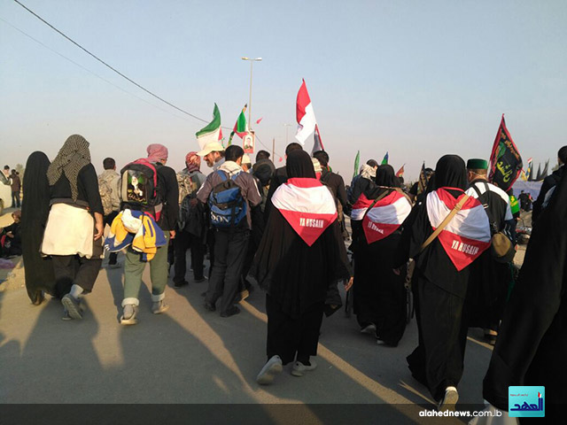 بالصور.. العهد يرافق &rsquo;المشاية&rsquo; على الطريق نحو كربلاء المقدسة