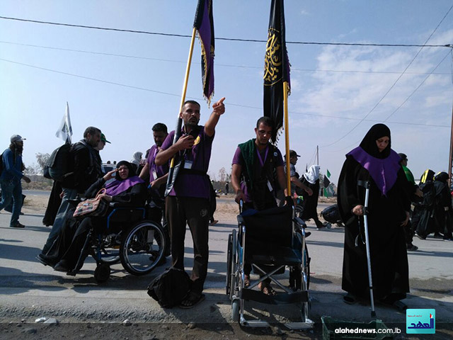 بالصور.. العهد يرافق &rsquo;المشاية&rsquo; على الطريق نحو كربلاء المقدسة