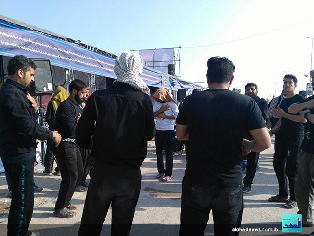 بالصور.. العهد يرافق &rsquo;المشاية&rsquo; على الطريق نحو كربلاء المقدسة