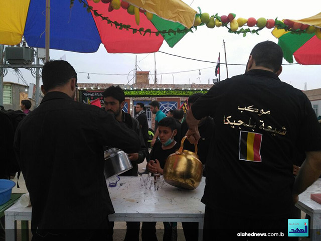 بالصور.. العهد يرافق &rsquo;المشاية&rsquo; على الطريق نحو كربلاء المقدسة