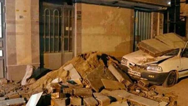 إيران.. ارتفاع عدد ضحايا الزلزال إلى 337 قتيلاً وأكثر من 1700 جريح