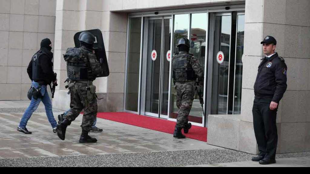 السلطات التركية تصدر مذكرات اعتقال بحق 360 شخصاً بينهم 334 عسكرياً