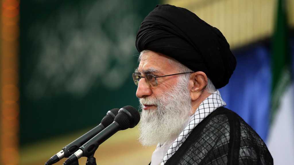 الإمام الخامنئي: لوضع الزكاة على رأس برامج الجمهورية الإسلامية