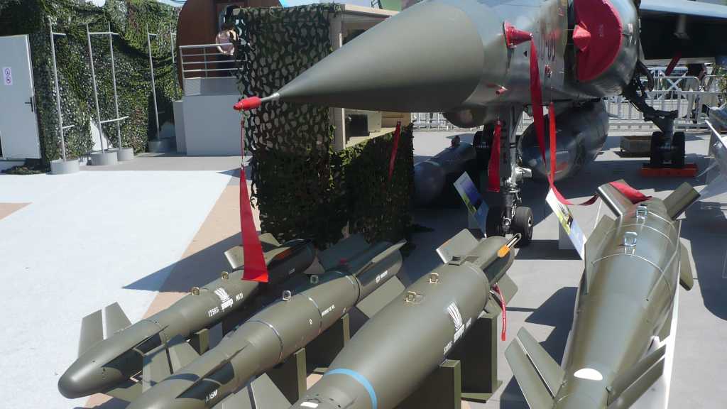 ما هي الاسلحة الأمريكية المحرمة دولياً التي قتلت بها السعودية الشعب اليمني؟