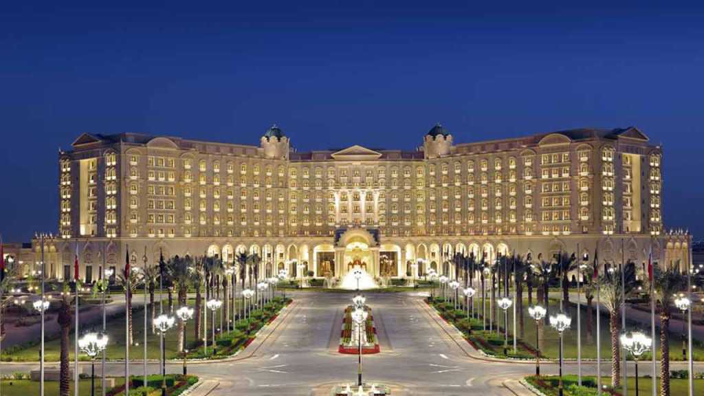 &rsquo;ديلي ميل&rsquo;: رجال أعمال أجانب محتجزون في &rsquo;ريتز الرياض&rsquo; ويتعرّضون للتعذيب