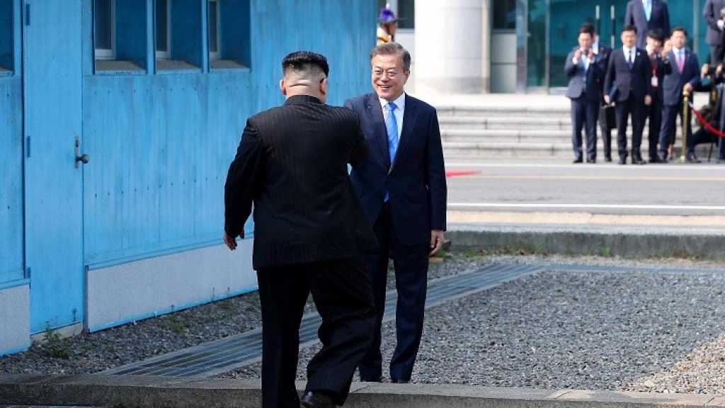 قمة تاريخية بين الكوريتين.. الزعيمان يتصافحان