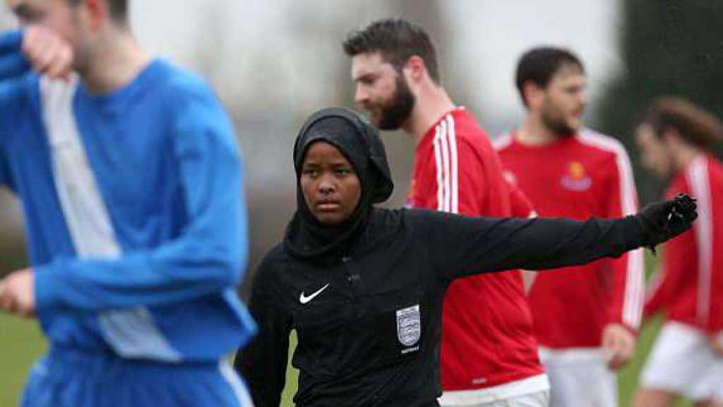 جواهر روبل: أول حكم محجّبة في مباريات كرة القدم البريطانية  