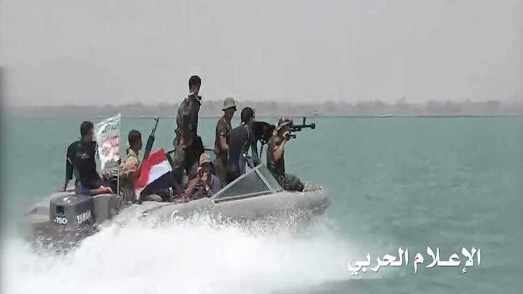القوة البحرية اليمنية تدمر بارجة حربية لقوى العدوان مقابل ساحل الحديدة