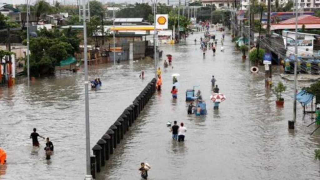  إعصار &rsquo;مانغكوت&rsquo; يجتاح الفلبين