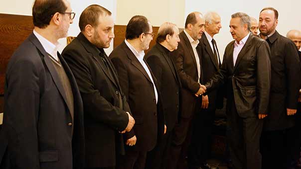 بالصور.. حزب الله وعائلة القنطار يتقبلون التعازي باستشهاده