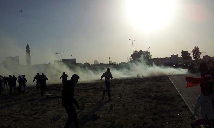 البحرين: قوات الأمن ومسلحين مدنيين يعتدون على المشاركين في دفن الشهيد يوسف موالي

