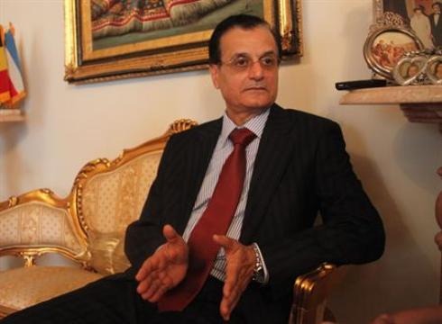 قائد الإنقلاب في مالي ينفي شائعات مقتله ووزير الخارجية اللبناني يؤكد للانتقاد أن "الجالية هناك بخير"

