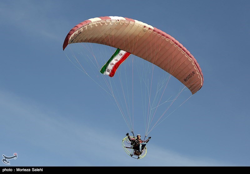 طوفان بشري يجوب محافظات إيران إحياءً للذكرى الـ39 لانتصار الثورة الإسلامية