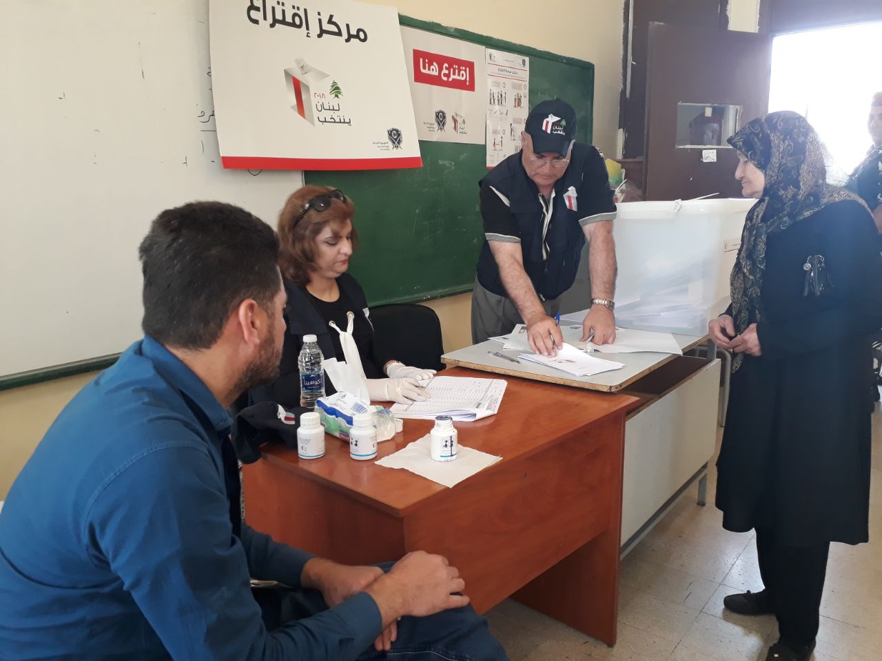 بالصور.. لبنان ينتخب بكثافة