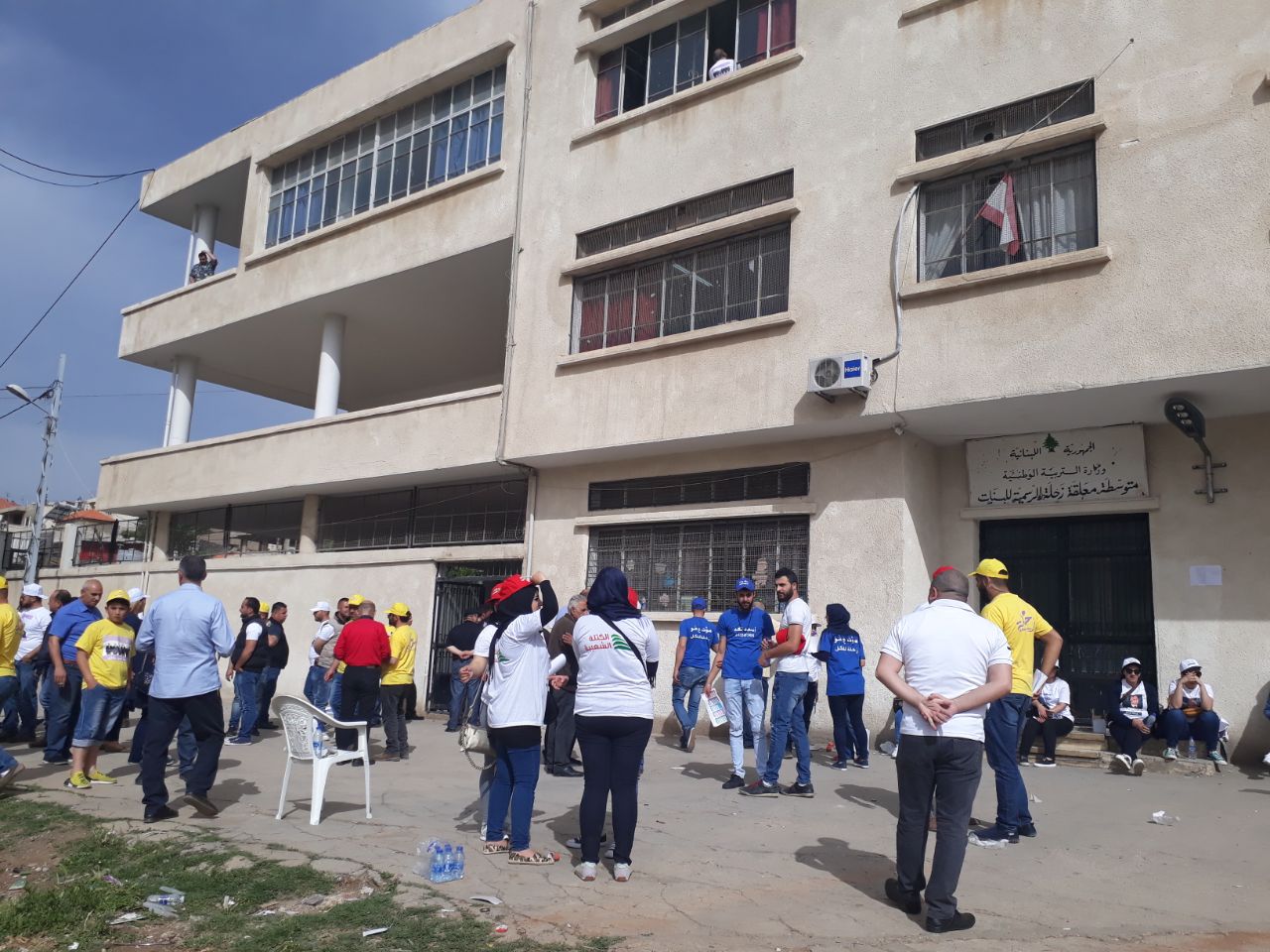 بالصور.. لبنان ينتخب بكثافة