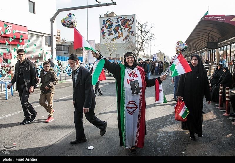 طوفان بشري يجوب محافظات إيران إحياءً للذكرى الـ39 لانتصار الثورة الإسلامية