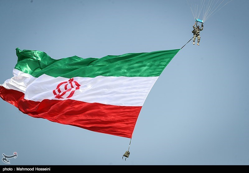 طوفان بشري يجوب محافظات إيران إحياءً للذكرى الـ39 لانتصار الثورة الإسلامية