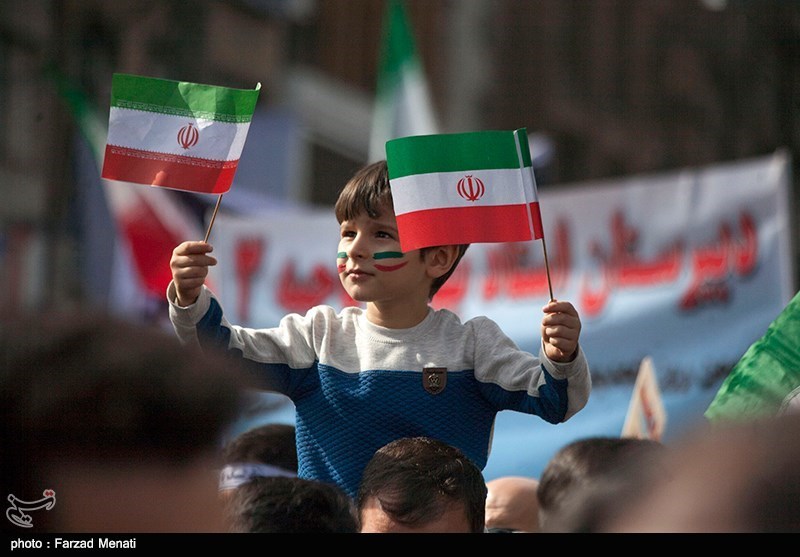 طوفان بشري يجوب محافظات إيران إحياءً للذكرى الـ39 لانتصار الثورة الإسلامية