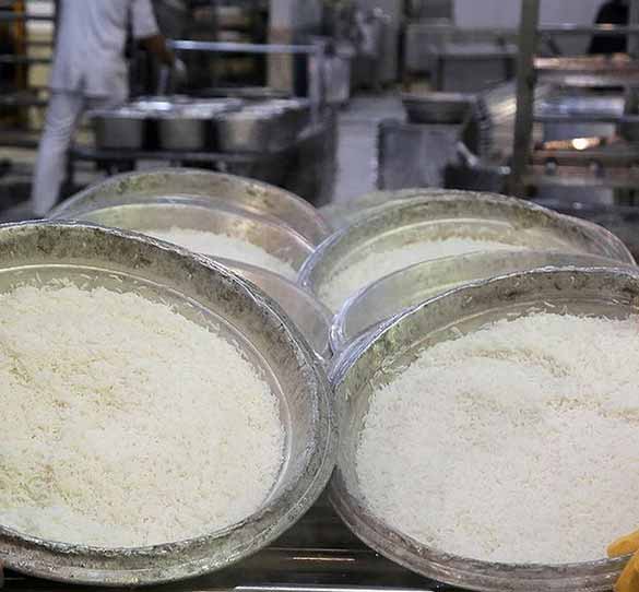 موائد الإفطار في العتبة الرضوية