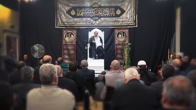 بالصور..الشيخ قاسم يشارك في مجلس عزاء حسيني في لندن