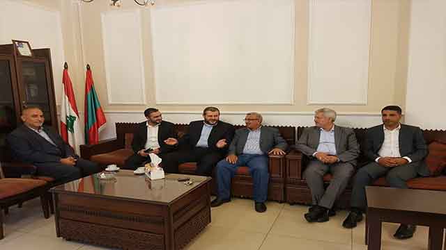 وفد من حزب الله يجول على الفعاليات الصيداوية مهنئًا بالأضحى