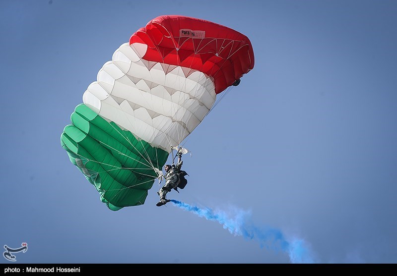 طوفان بشري يجوب محافظات إيران إحياءً للذكرى الـ39 لانتصار الثورة الإسلامية