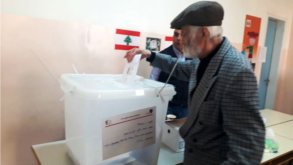 بالصور.. لبنان ينتخب بكثافة
