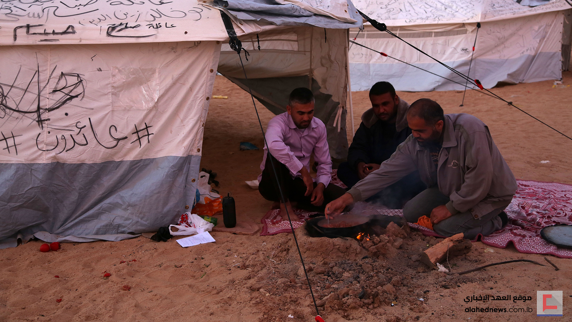 بالصور: غزة تنصب خيام.. العودة