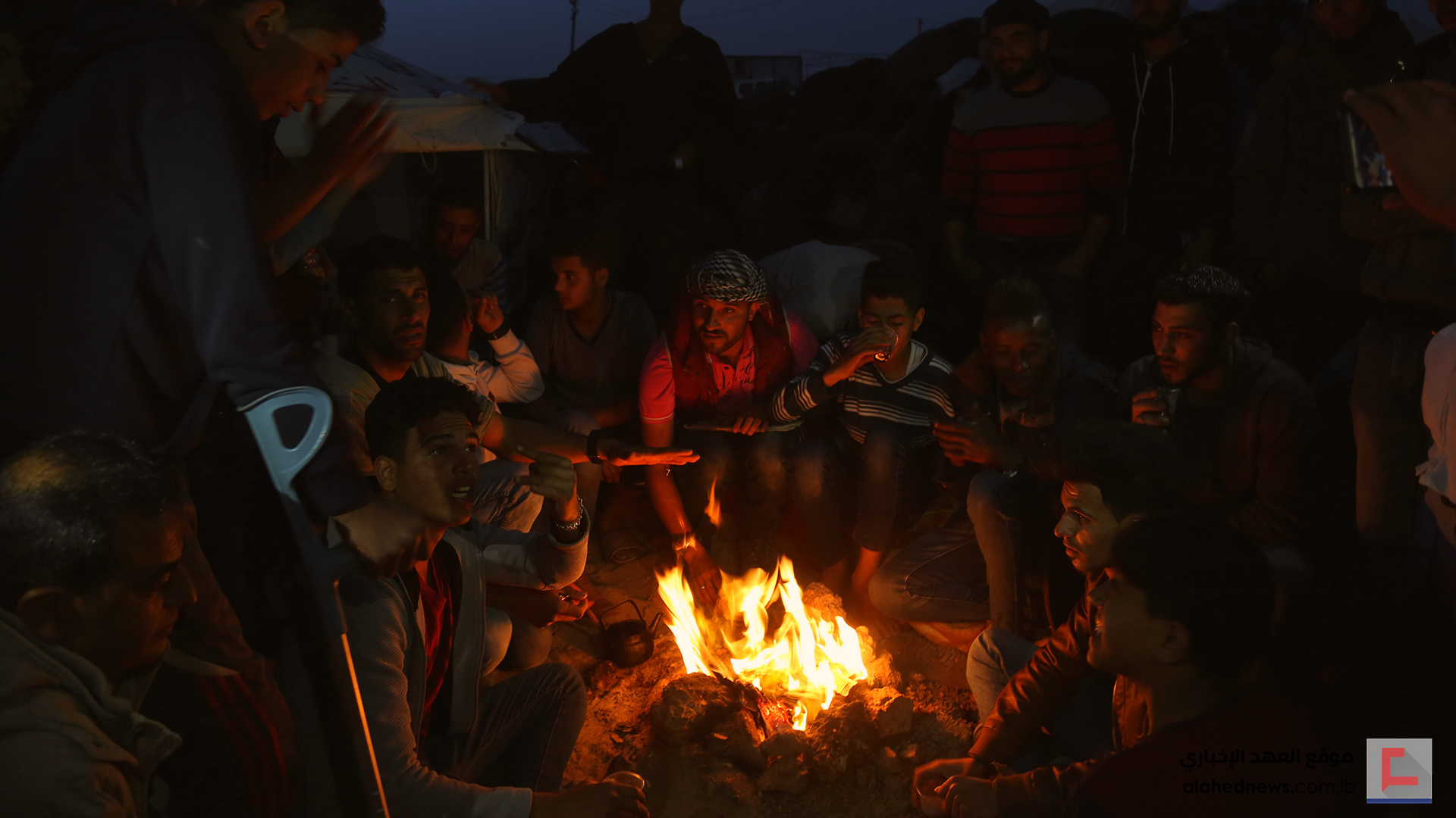 بالصور: غزة تنصب خيام.. العودة