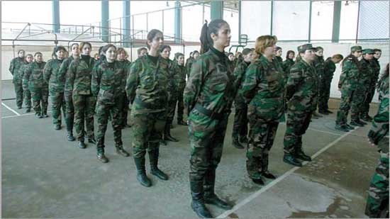 النساء السوريات على خطوط القتال الأمامية