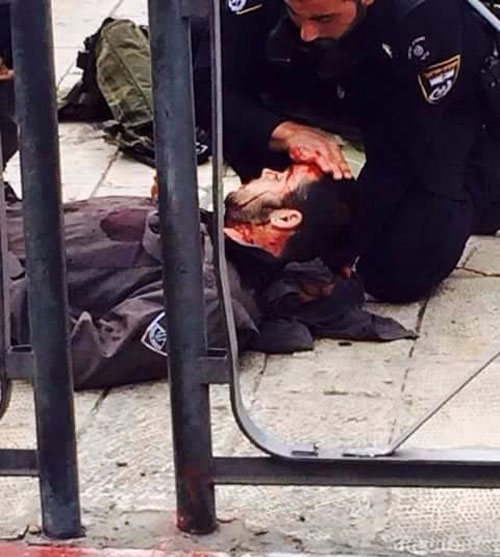 استشهاد شاب فلسطيني بعد طعنه شرطيين صهيونيين قرب باب العامود في القدس المحتلة