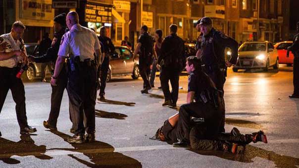 رفع حظر التجوال في بالتيمور بعد ستة ايام من التظاهرات على خلفية التمييز العنصري