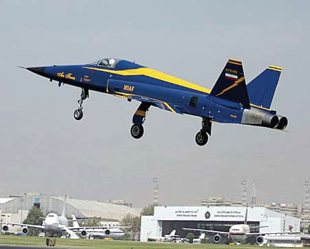 القوة الجوية&zwnj; الايرانية تدشن قريباً طائرتي "اذرخش" و"كوثر 88"