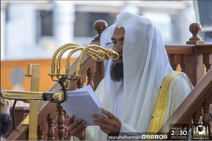 ميكروفونات من ذهب لرئيس شؤون المسجد الحرام!