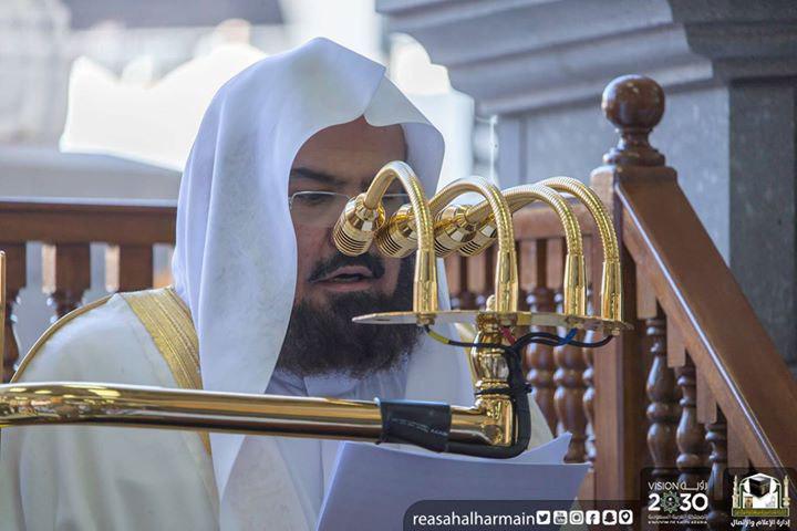 ميكروفونات من ذهب لرئيس شؤون المسجد الحرام!