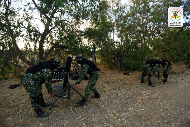 بالصور: مجاهدو &rsquo;سرايا القدس&rsquo; خلال استهدافهم لمستوطنات العدو