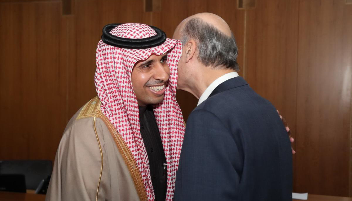 تحركات مشبوهة للسفيرين الأميركي والسعودي تستهدف التدخل في مسار الانتخابات